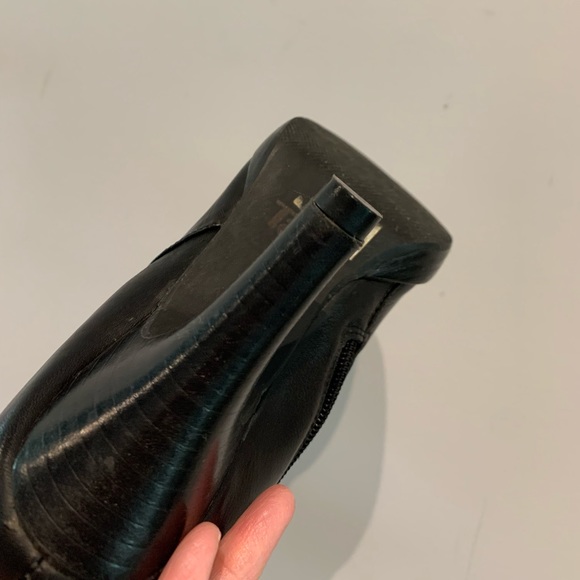 Y2K Leather Heeled Boots, Zip Closure, rounded toe - Picture 11 of 15